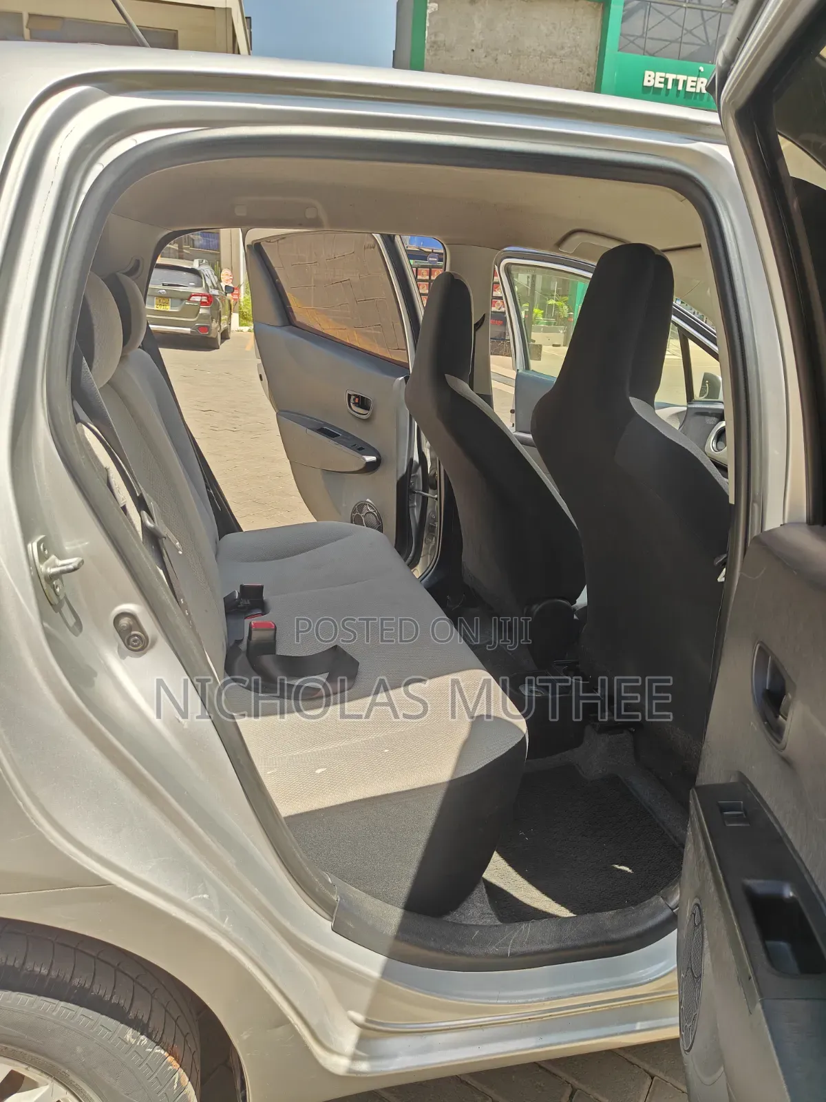 Toyota Vitz 2012 Silver