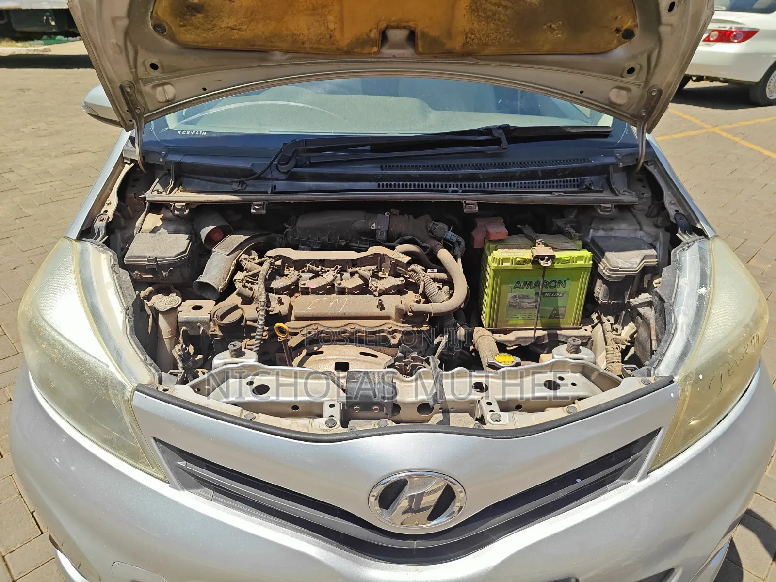 Toyota Vitz 2012 Silver