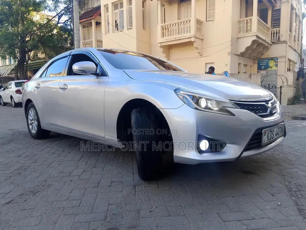 Toyota Mark X 2.5 AWD 2017 Silver