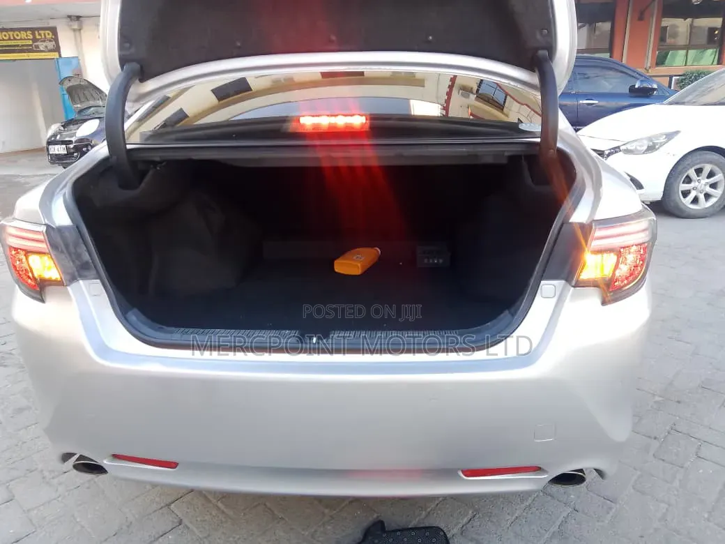 Toyota Mark X 2.5 AWD 2017 Silver