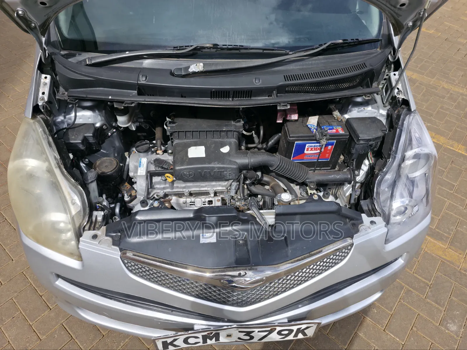 Toyota Ractis 2010 Silver