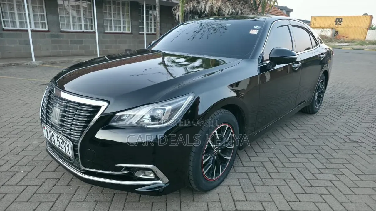 Toyota Crown 2016 Black