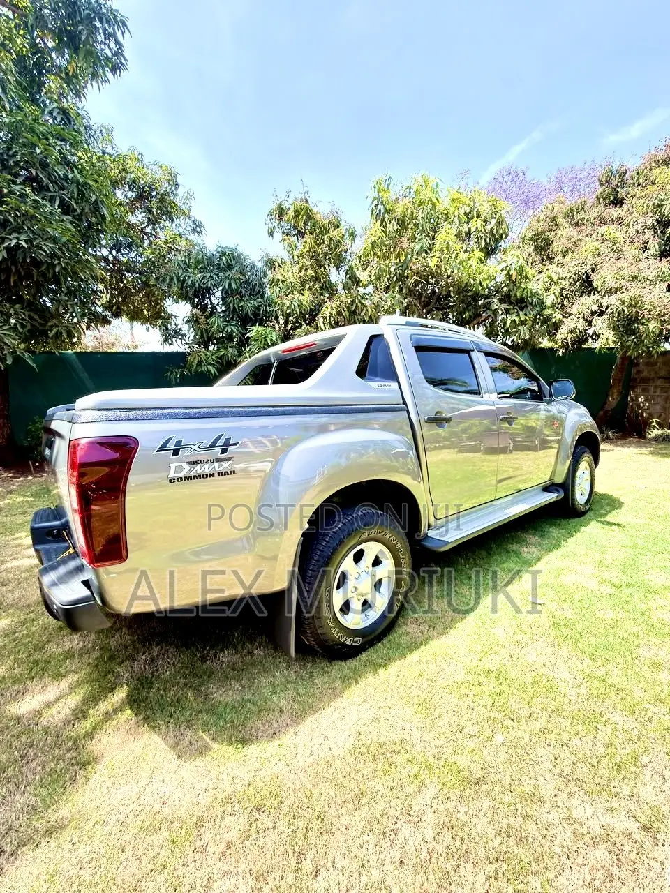 Isuzu D-MAX 2023 Gold