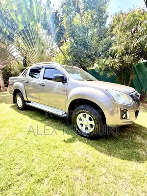 Isuzu D-MAX 2023 Gold