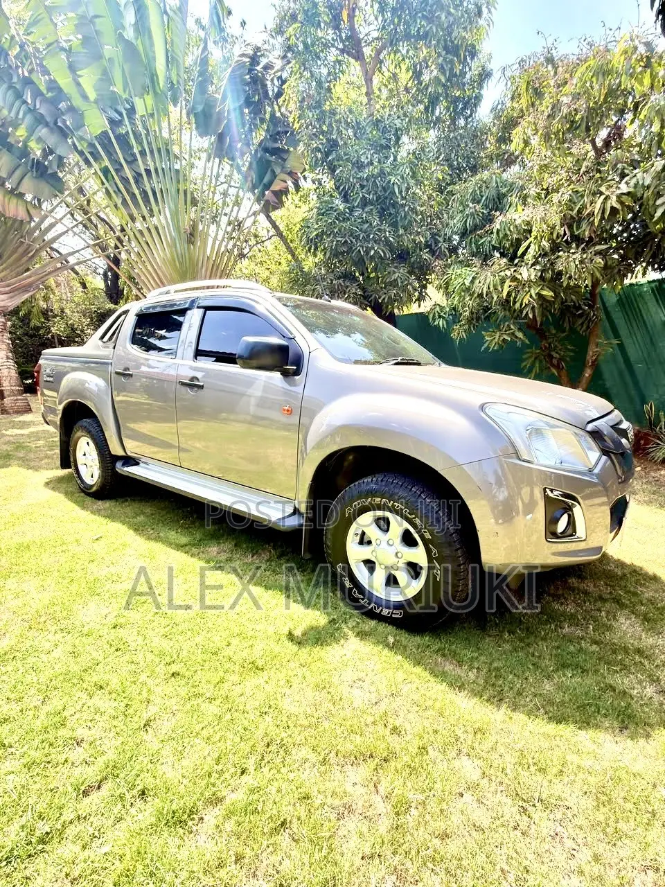 Isuzu D-MAX 2023 Gold