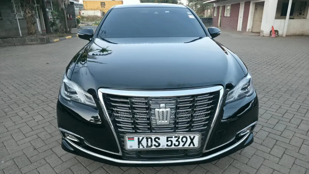 Toyota Crown 2016 Black