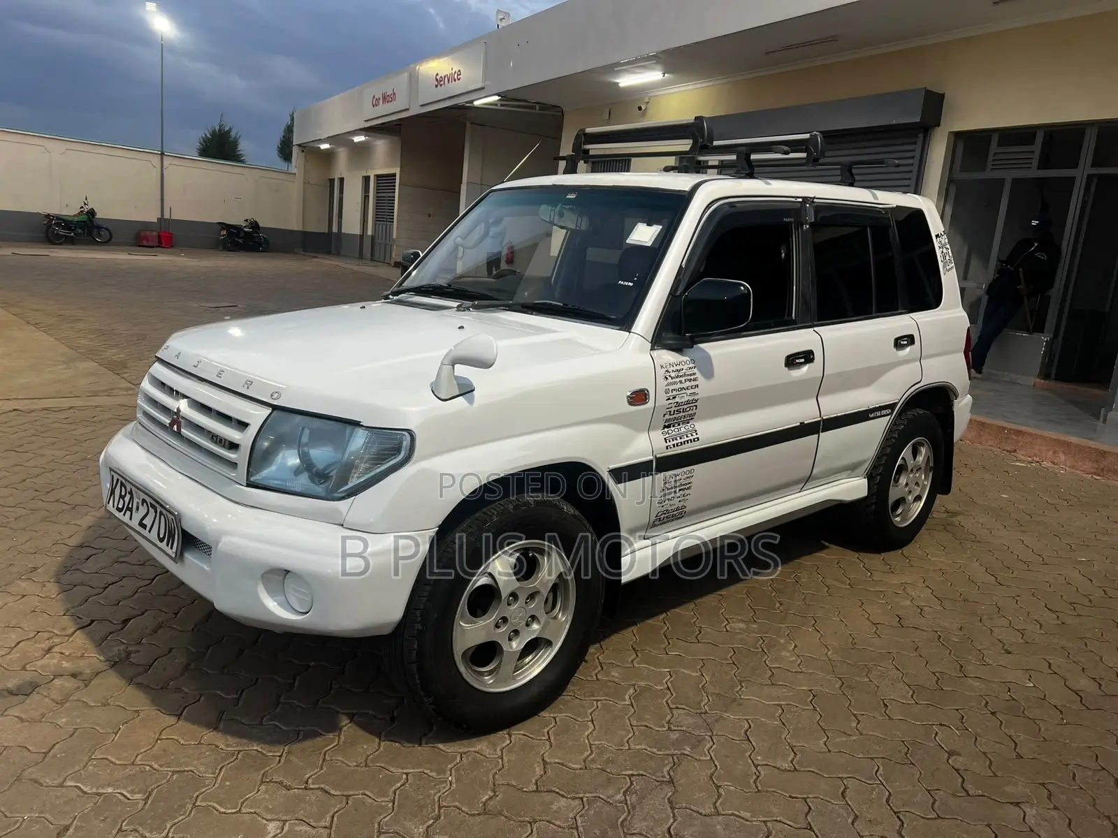 Mitsubishi Pajero 2005 White
