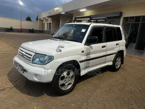 Mitsubishi Pajero 2005 White
