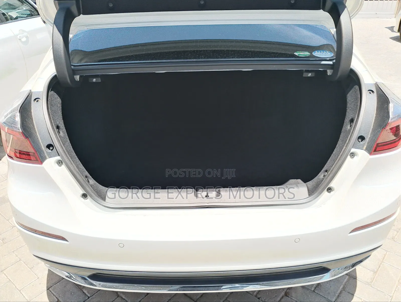 Honda Insight EX 2019 White