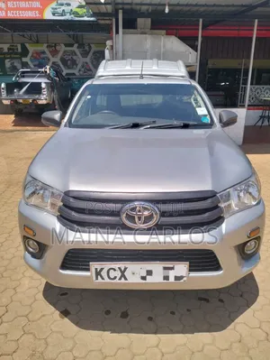 Toyota Hilux 2019 Silver