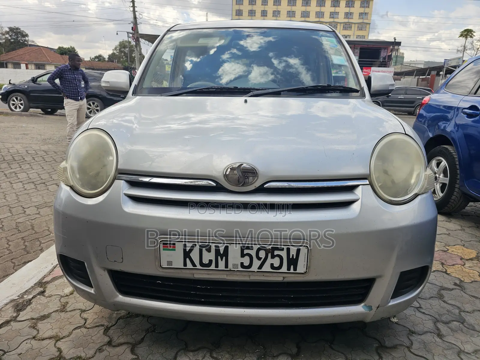 Toyota Sienta 2010 Silver