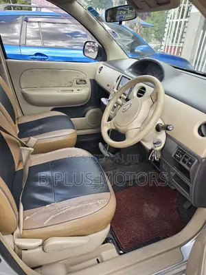 Toyota Sienta 2010 Silver