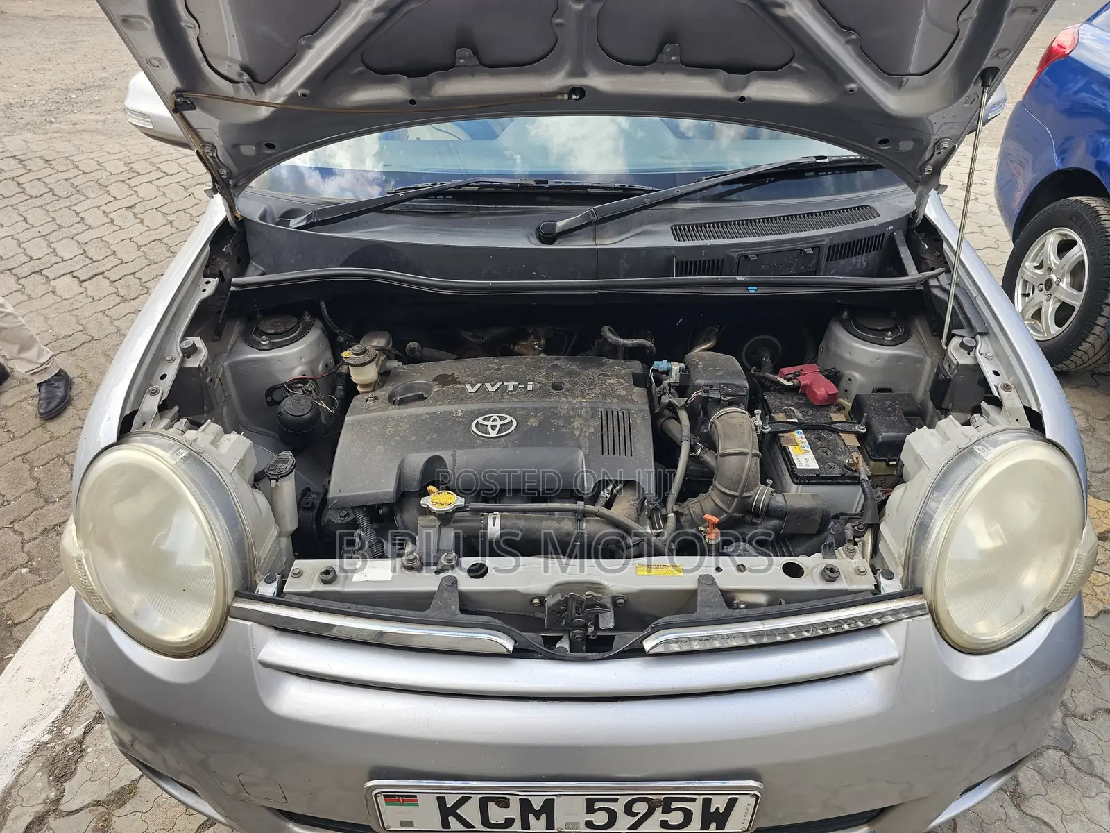 Toyota Sienta 2010 Silver