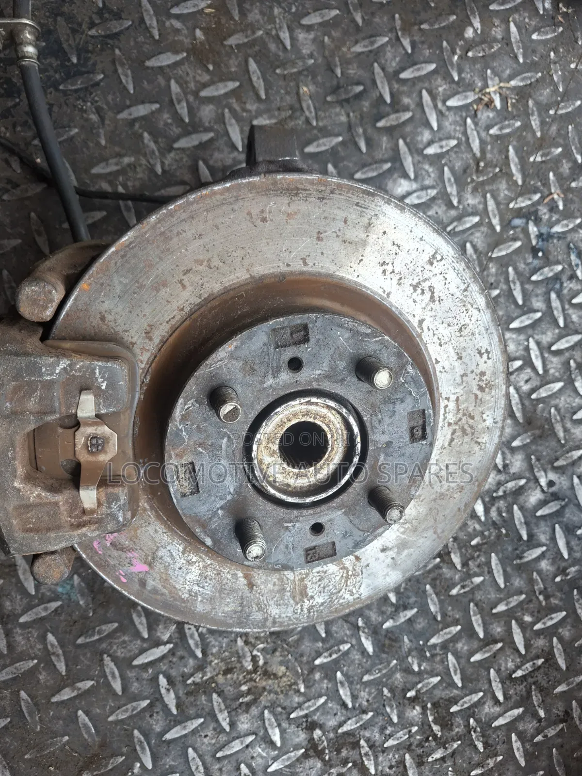 Complete Front Hub Mitsubishi Colt Front