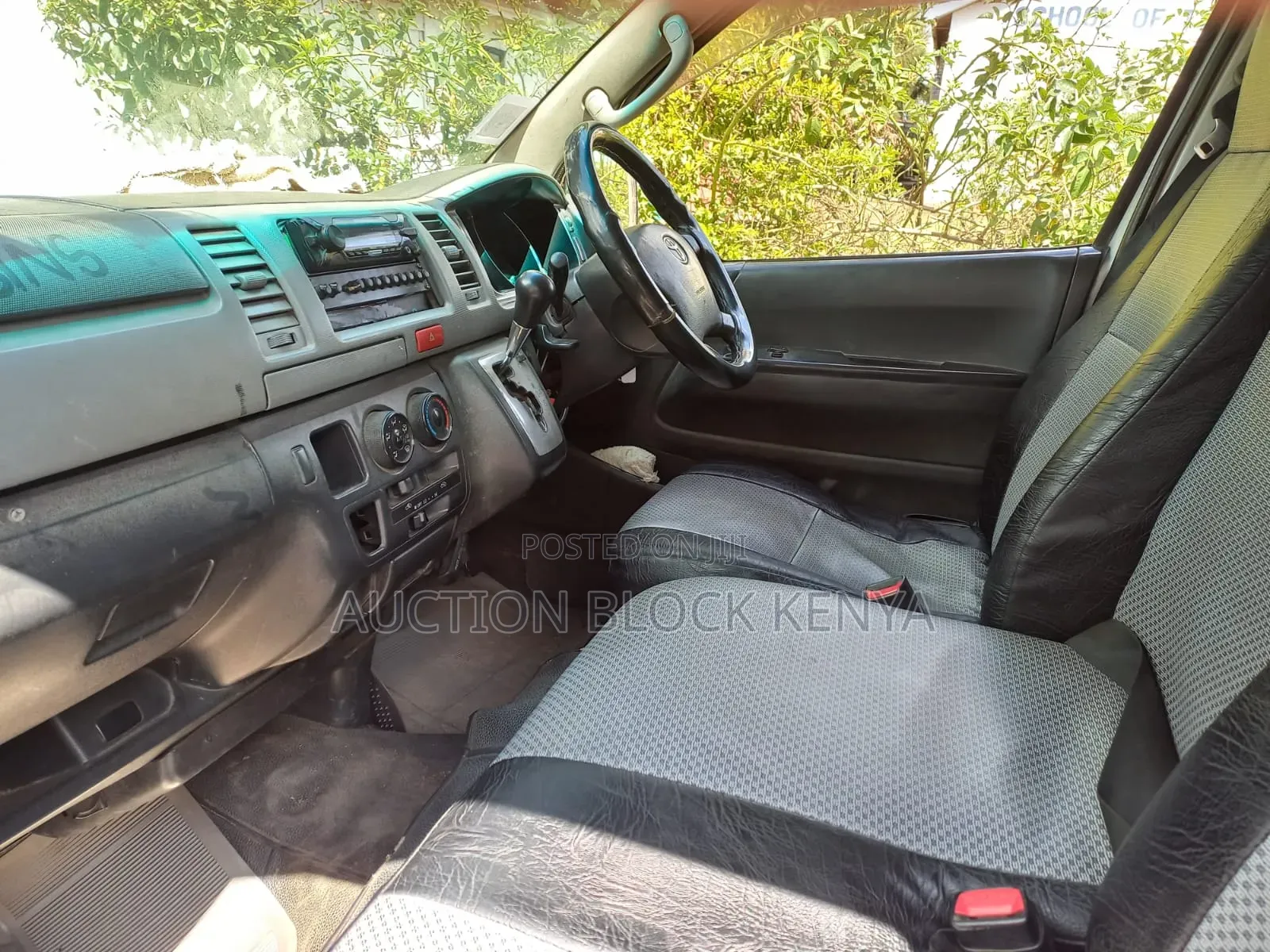 Toyota HiAce 2012 White