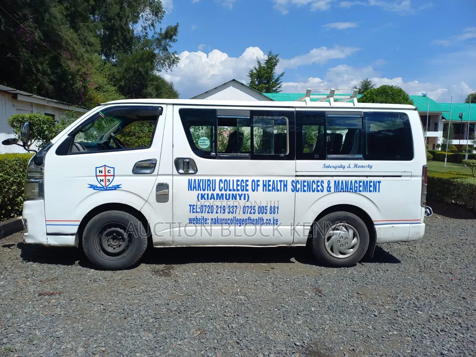 Toyota HiAce 2012 White