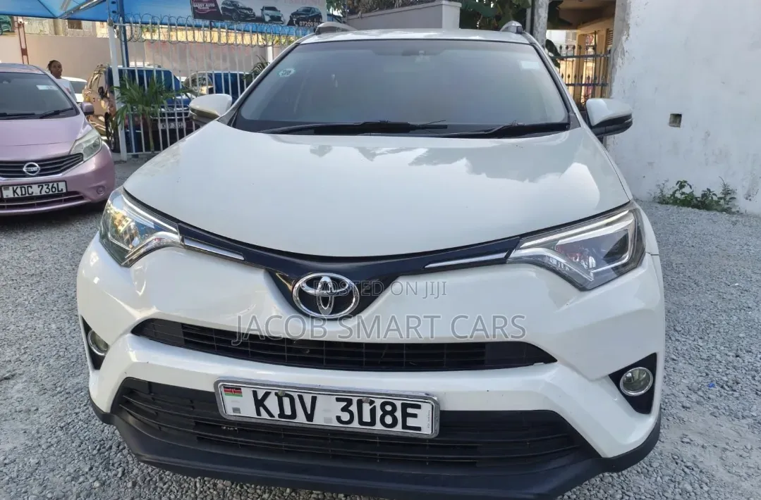 Toyota RAV4 2016 White