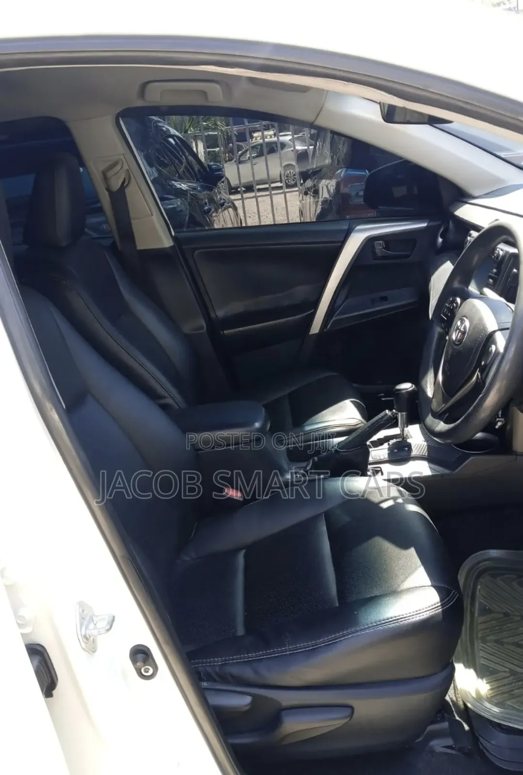 Toyota RAV4 2016 White