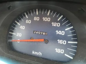 Toyota Hilux 2004 Beige