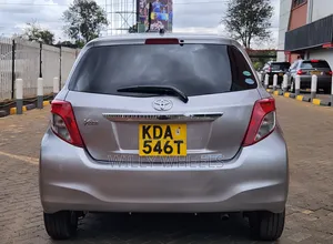 Toyota Vitz 2013 Silver