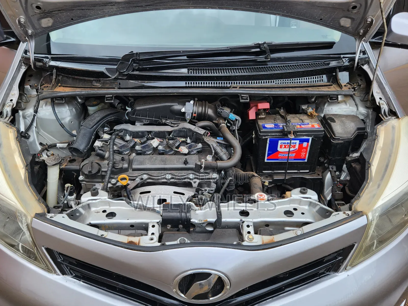 Toyota Vitz 2013 Silver