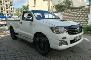 Toyota Hilux 2014 White