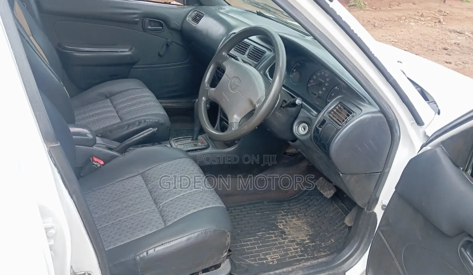 Toyota Corolla 2001 White