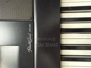 Yamaha DGX 660 Piano