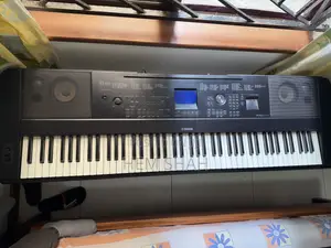 Yamaha DGX 660 Piano