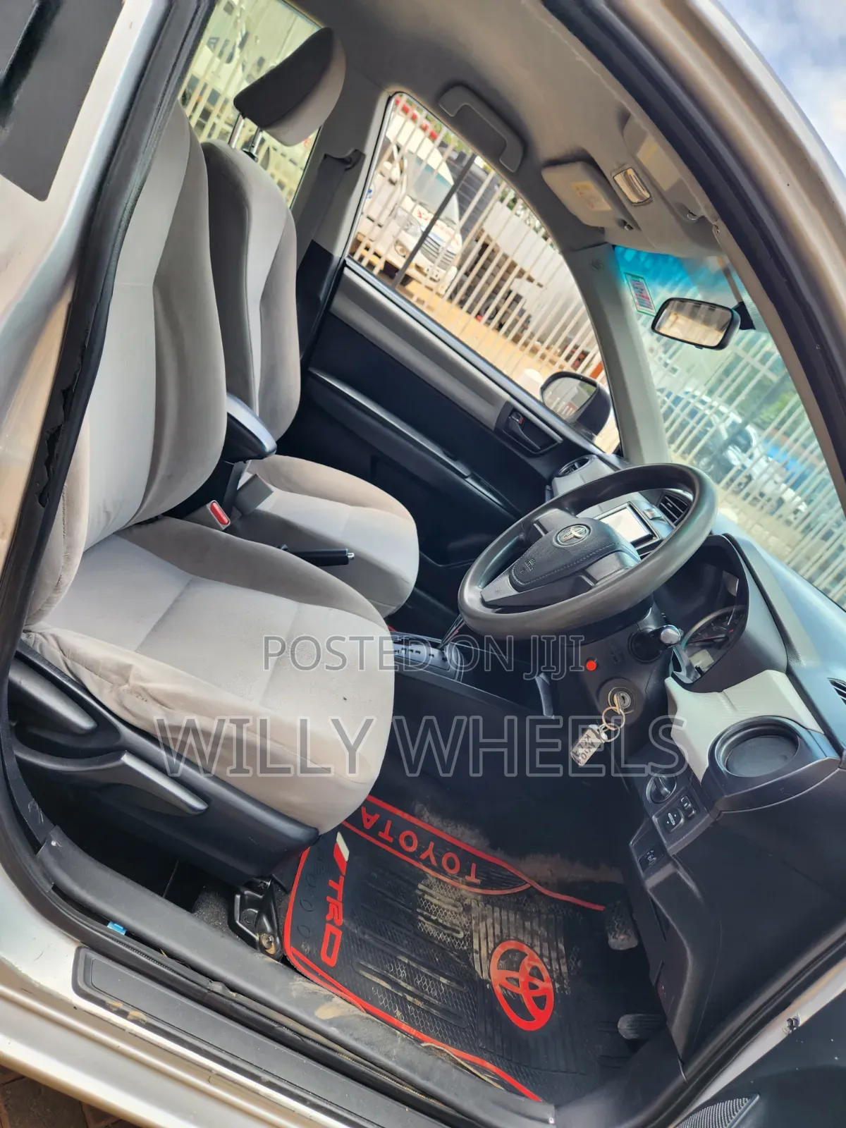 Toyota Axio 1.5 G 2WD 2012 Silver
