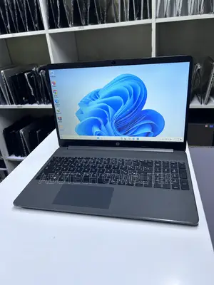 Laptop HP 250 G8 8GB AMD Ryzen 3 SSD 128GB