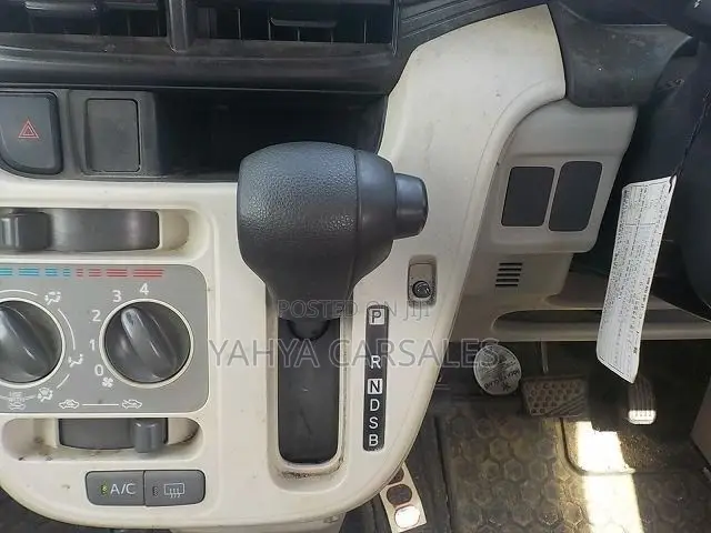 Daihatsu Move 2021 White