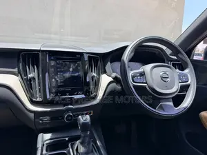 Volvo XC60 2019 Blue