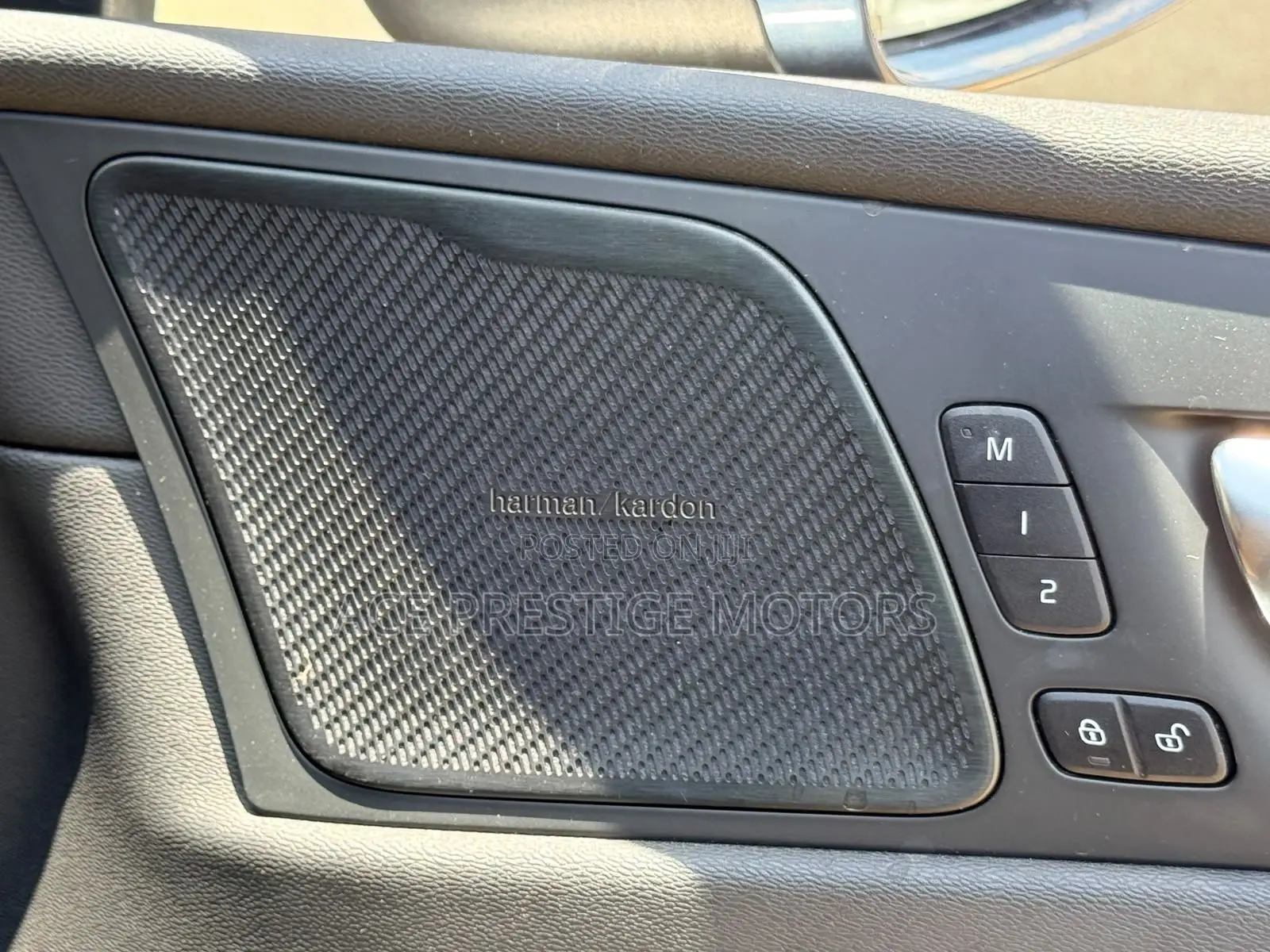 Volvo XC60 2019 Blue