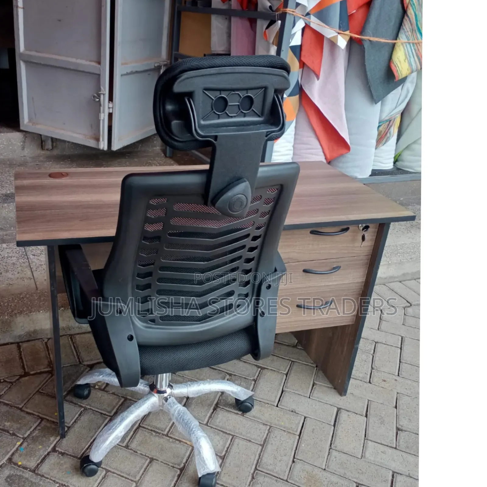 Executive 1M Office Desk With Chair Without Head Rest