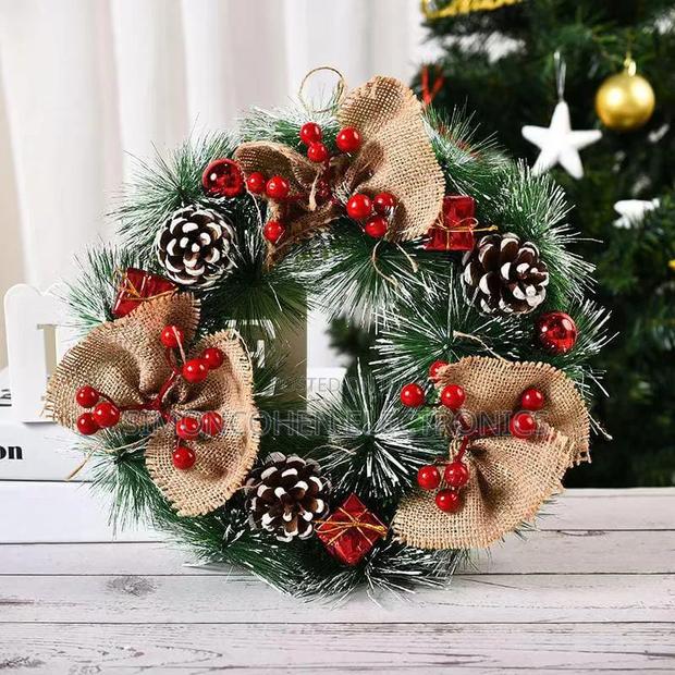 32cm Christmas Wreath - main view