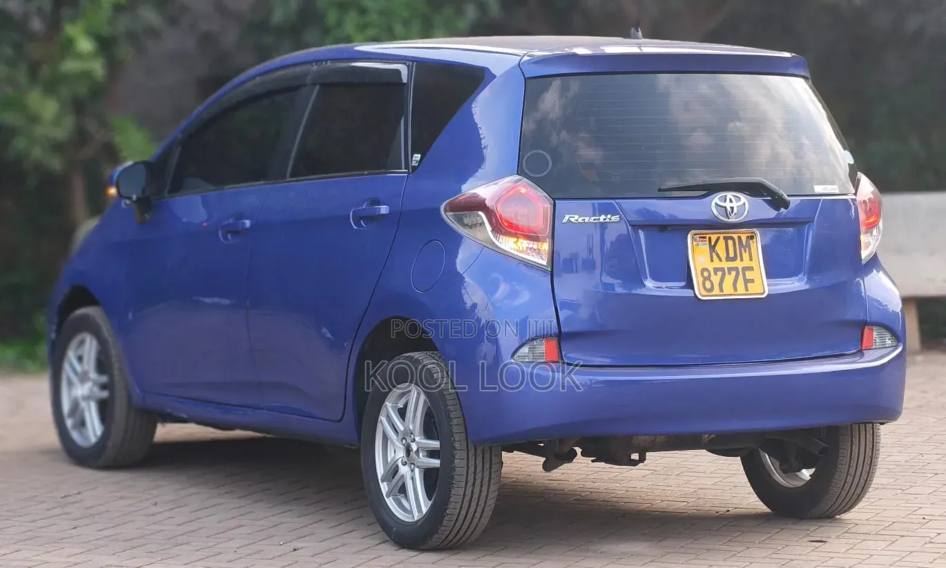 Toyota Ractis 2016 Blue