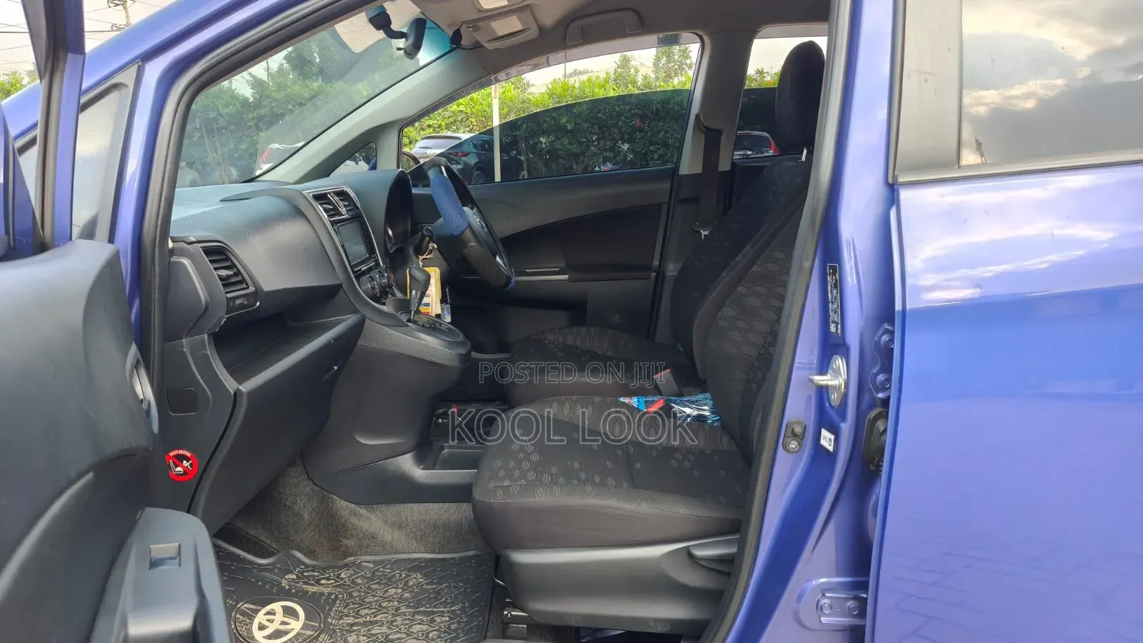Toyota Ractis 2016 Blue
