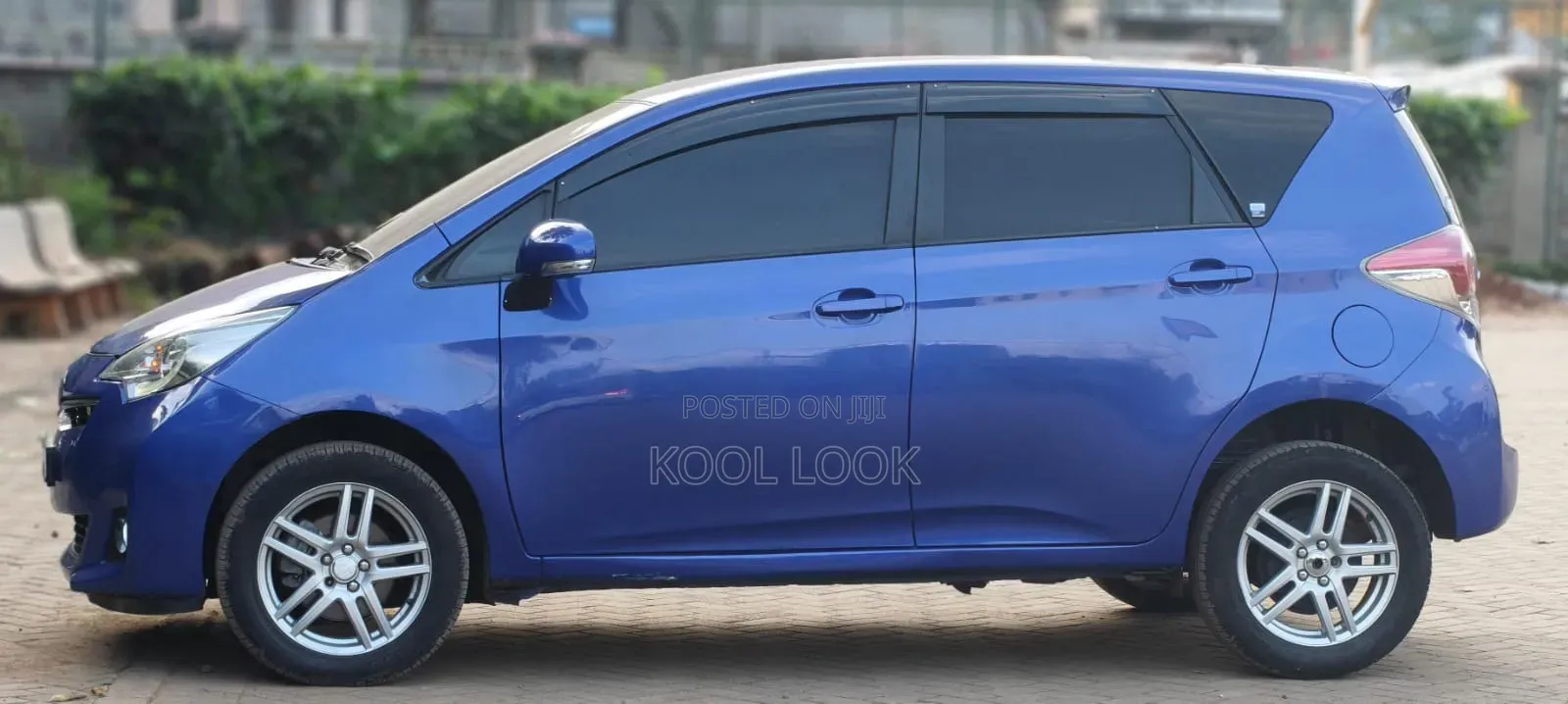 Toyota Ractis 2016 Blue