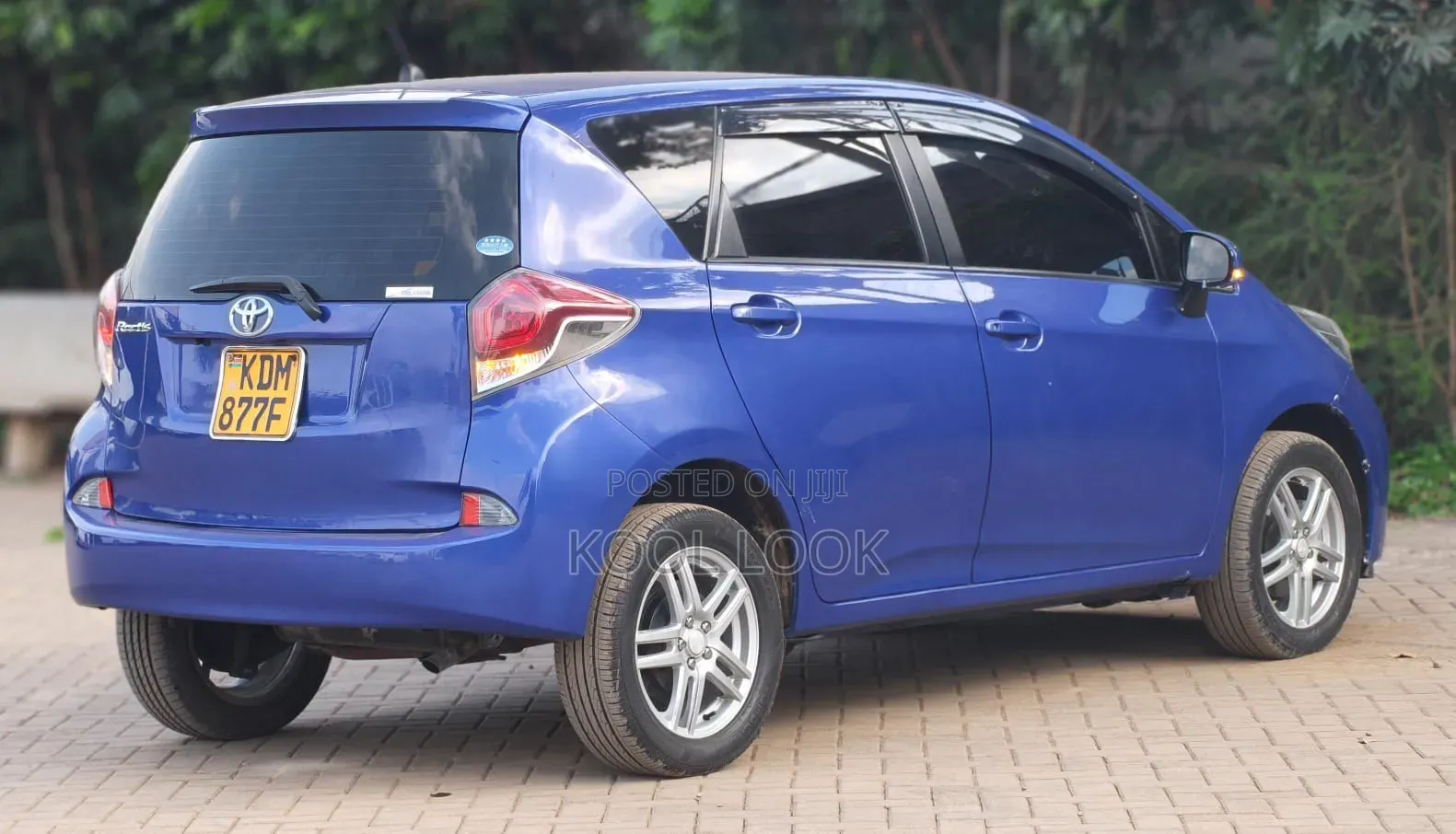 Toyota Ractis 2016 Blue