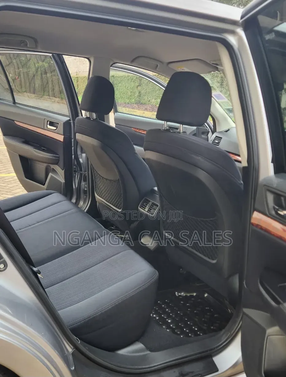Subaru Legacy 2011 Silver