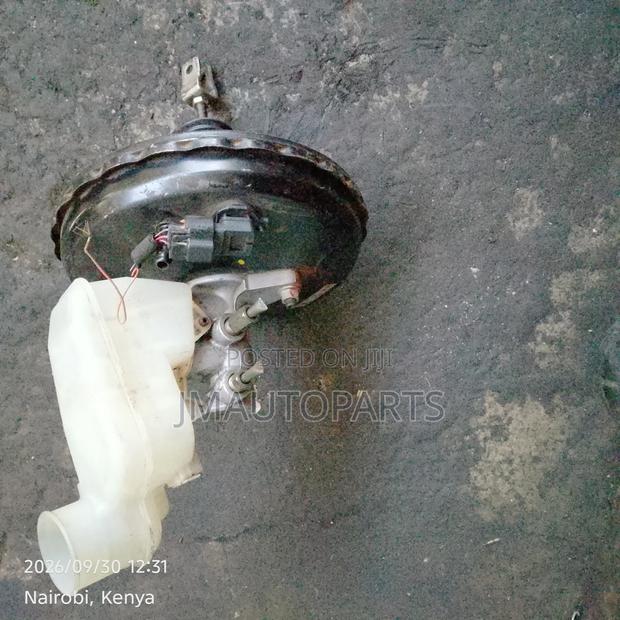 Brake Booster Diahstu Mira