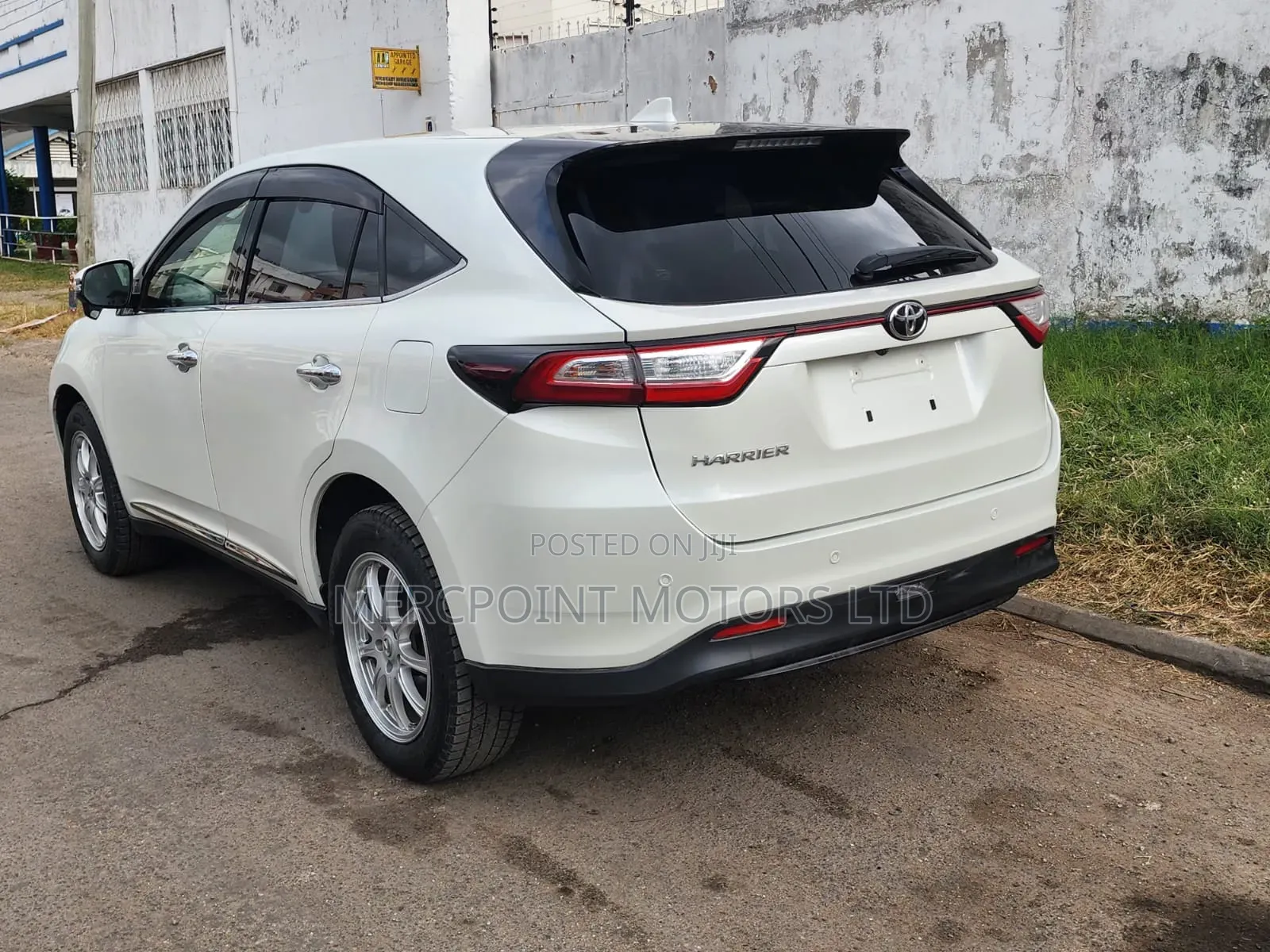 Toyota Harrier 2.0 2020 White