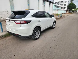 Toyota Harrier 2.0 2020 White