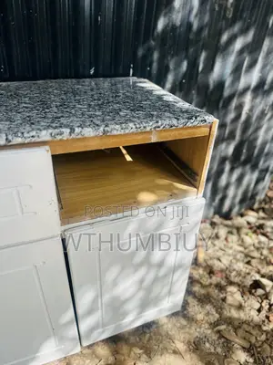 Ganite and Kitchen Cabinets - USED