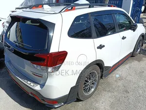 Subaru Forester Base AWD 2019 White