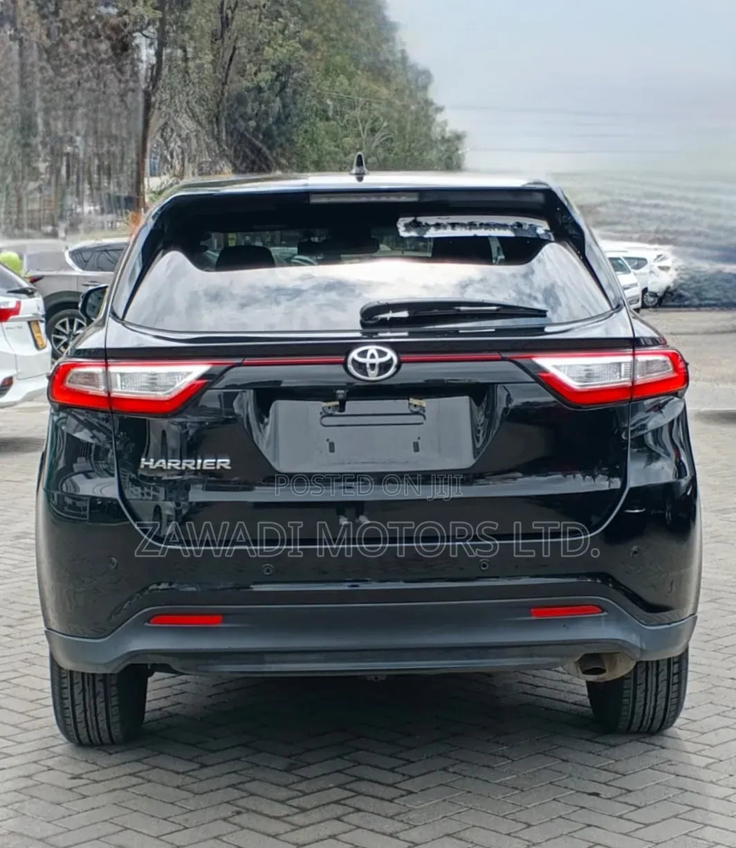 Toyota Harrier 2.0 2019 Black