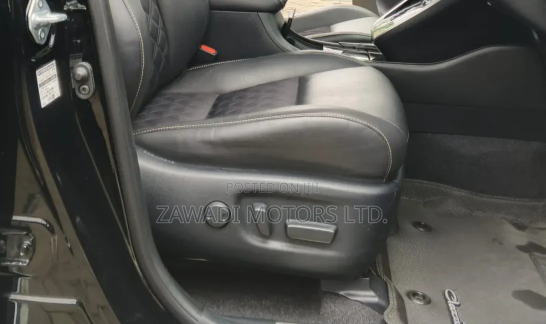 Toyota Harrier 2.0 2019 Black