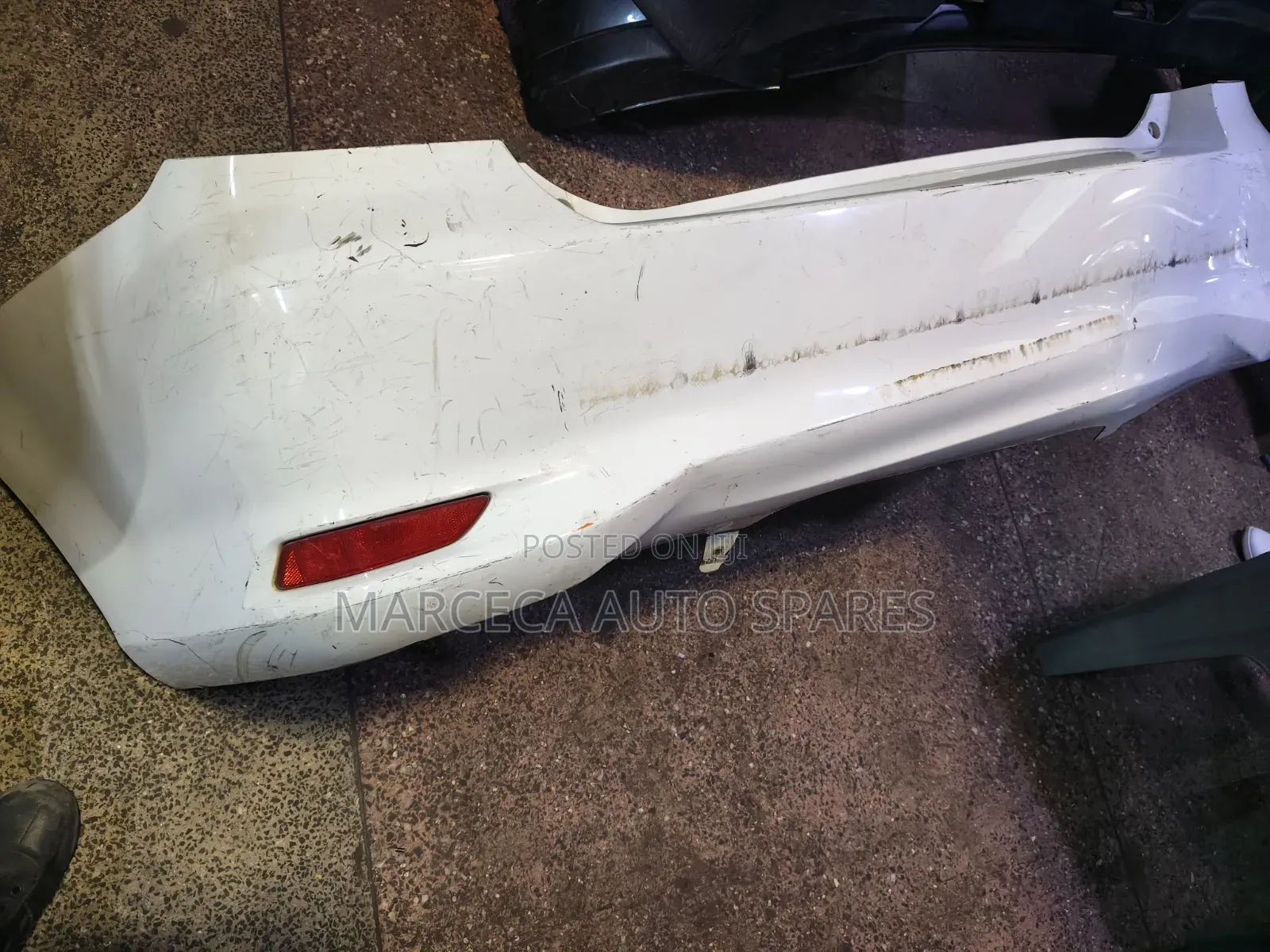 Bumper Rear Axio 165