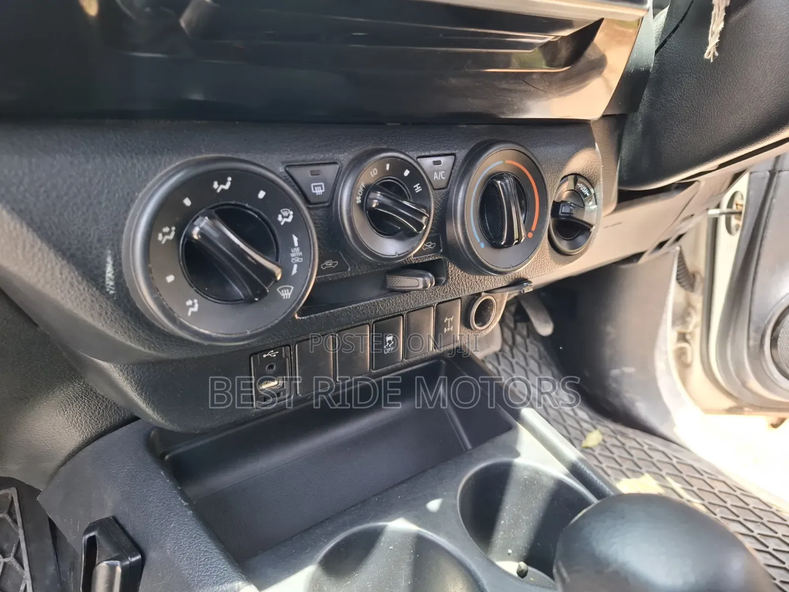 Toyota Hilux Revo Single Cab Deisel 2.8 AWD 2017 Pearl